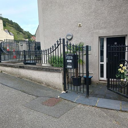 Bodlondeb Castle Bed & Breakfast { Central Llandudno} Exterior foto