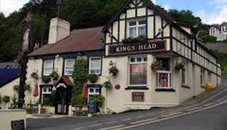 Bodlondeb Castle Bed & Breakfast { Central Llandudno} Exterior foto