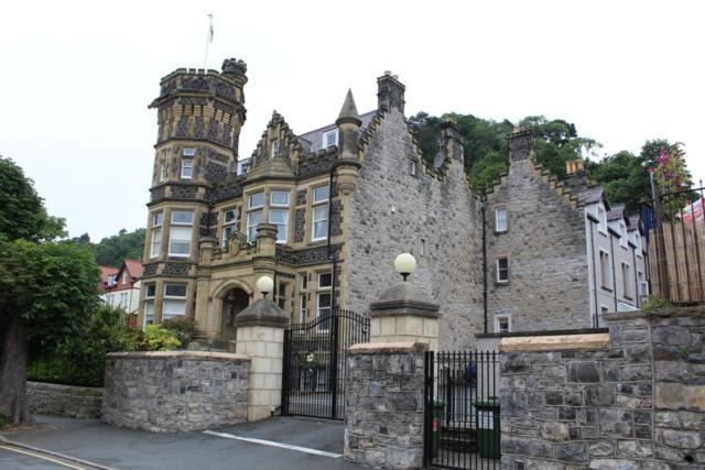 Bodlondeb Castle Bed & Breakfast { Central Llandudno} Exterior foto