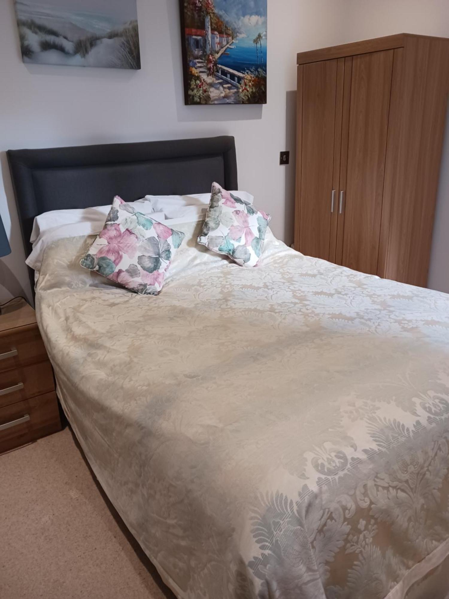 Bodlondeb Castle Bed & Breakfast { Central Llandudno} Exterior foto